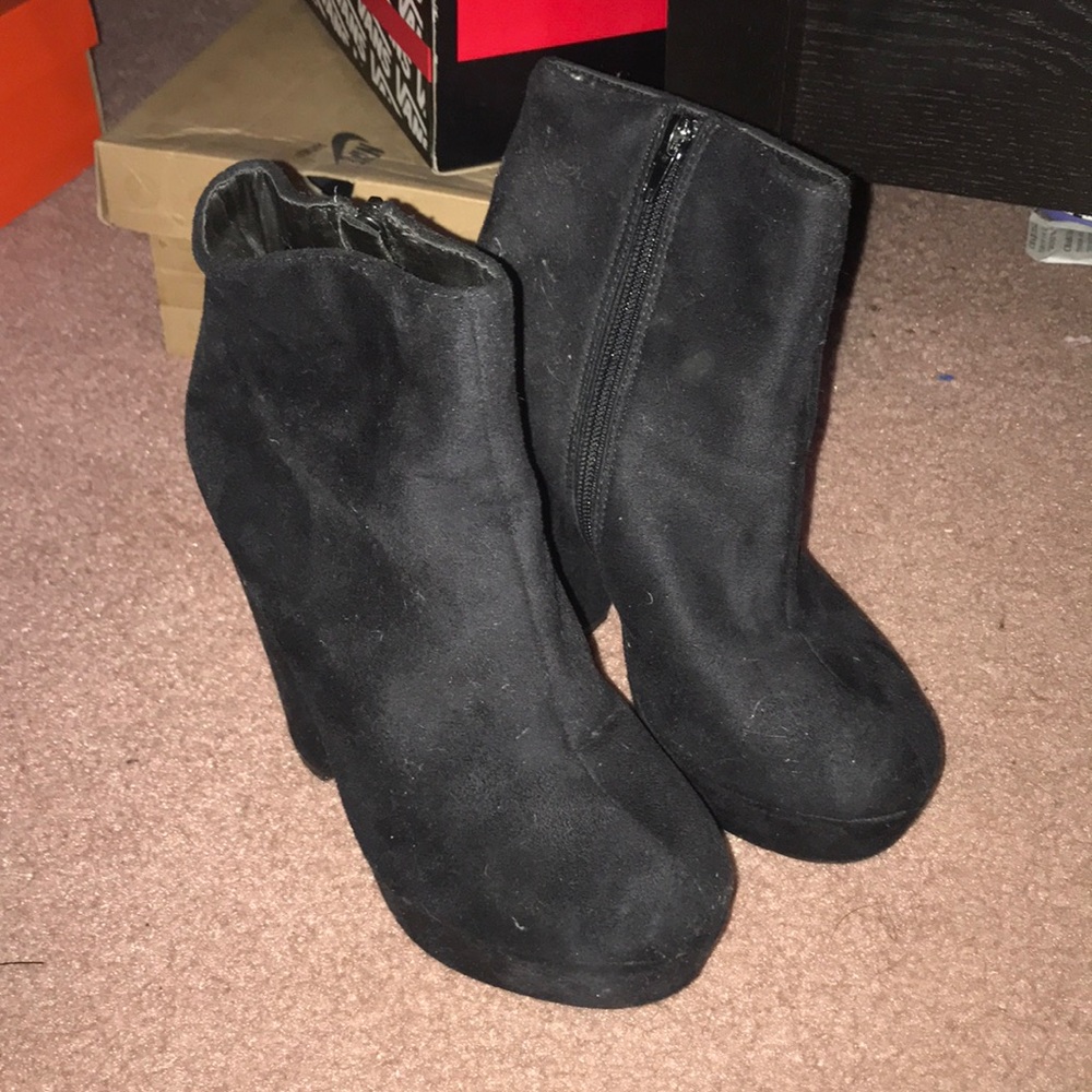 Black Forever 21 Booties - Picture 1 of 8